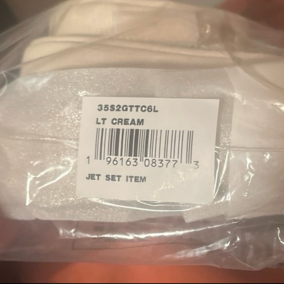 ❣️MK CROSSBODY❣️ - Picture 5 of 8